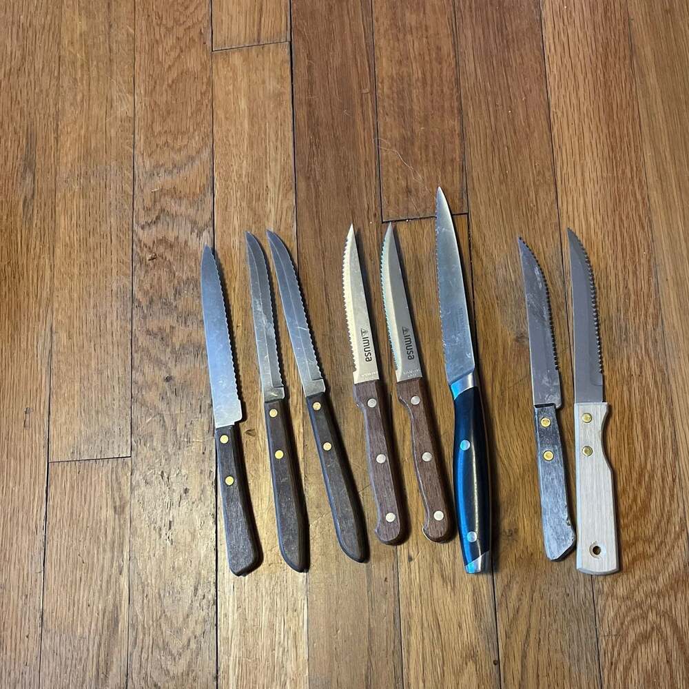 Mixed Lot of 8 Kitchen and Steak Knives - Imusa & Assorted‎ Brands
